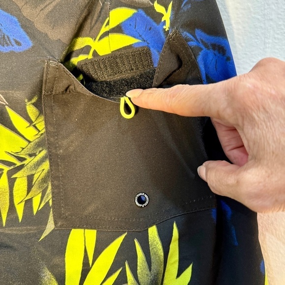 American Eagle Outfitters Swim Trunks / Board Shorts -Tropical  - Size Small - Picture 6 of 9